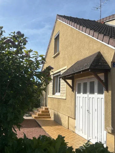 Single-Storey Family House of 83 m² in Les Charreaux
