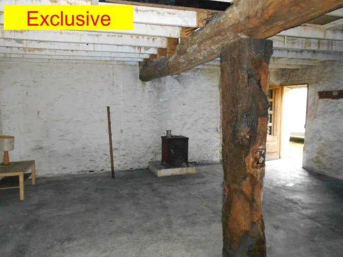 Lovely Opportunity in a Great Location with Views. Former Family Home Requiring Renovation, Including Complete Roof. a… photo 5