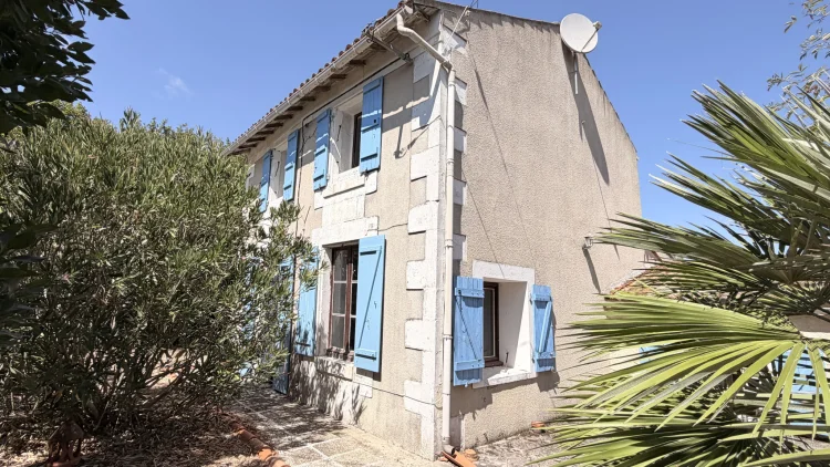 A Pretty House that Hides its True Nature …