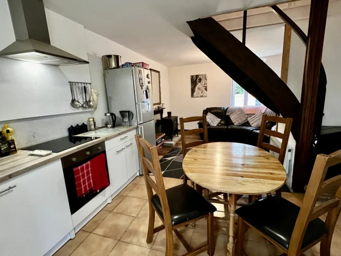 Beautifully Renovated 3 Bedroom House with Attached 1 Bedroom Cottage photo 5