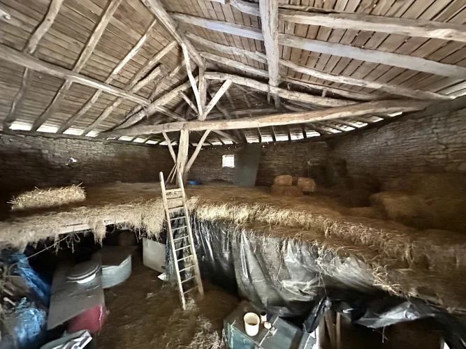 Renovation Project with Large Barn, Garage and Garden Near Saint-Claud photo 2