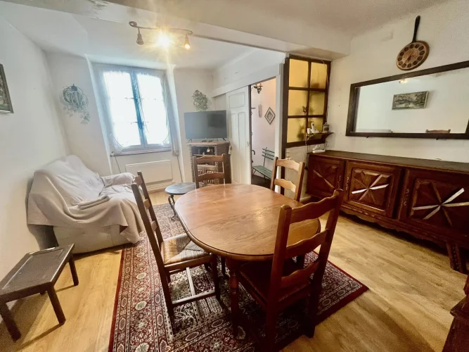 Traditional Town House Perfectly Located in the Heart of a Medieval Market Town photo 3