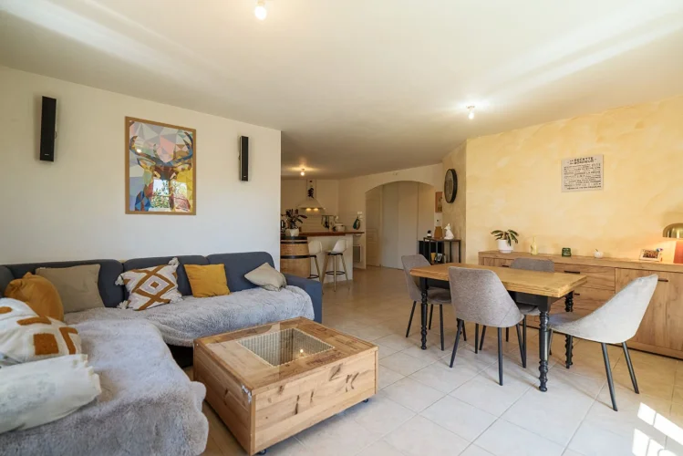 Carcassonne - Lezignan C.-Fabrezan Villa T4 103m² (89m² Hab.) with Garden, Terrace and Garage photo 4