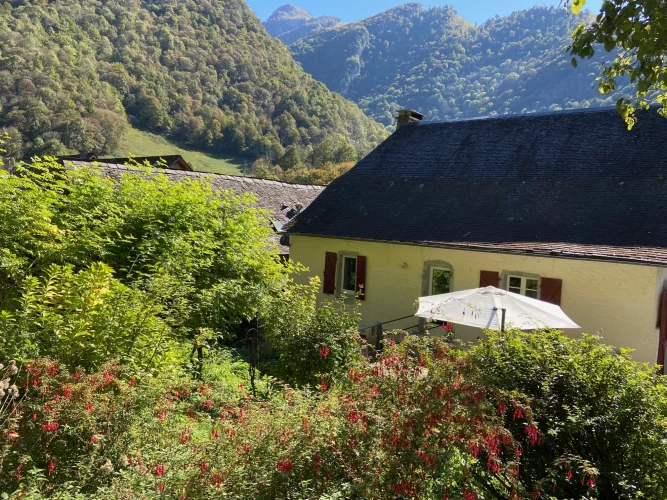 Beautiful House in the Heart of the Pyrenees photo 3