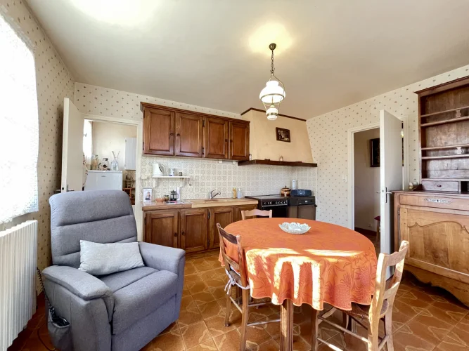Village Center, Property Complex: Pleasant Bungalow from 19 photo 4