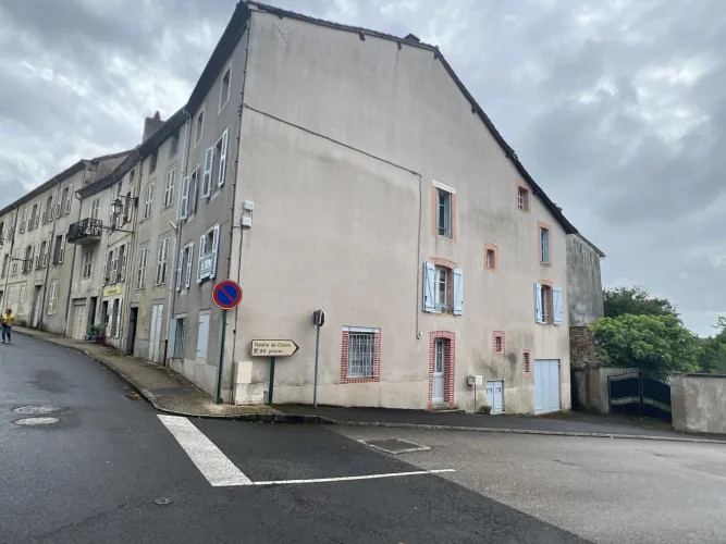 Large Centre of Town House with Great Development Potential