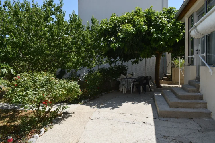 Detached House with Garden photo 3