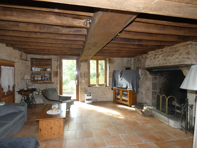 Nice Large Country House with Barns and Attached Land and Woodlands photo 3
