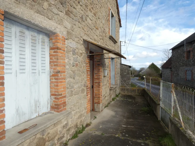 Two Houses for Renovation with Attached Barns and Outbuildings photo 5