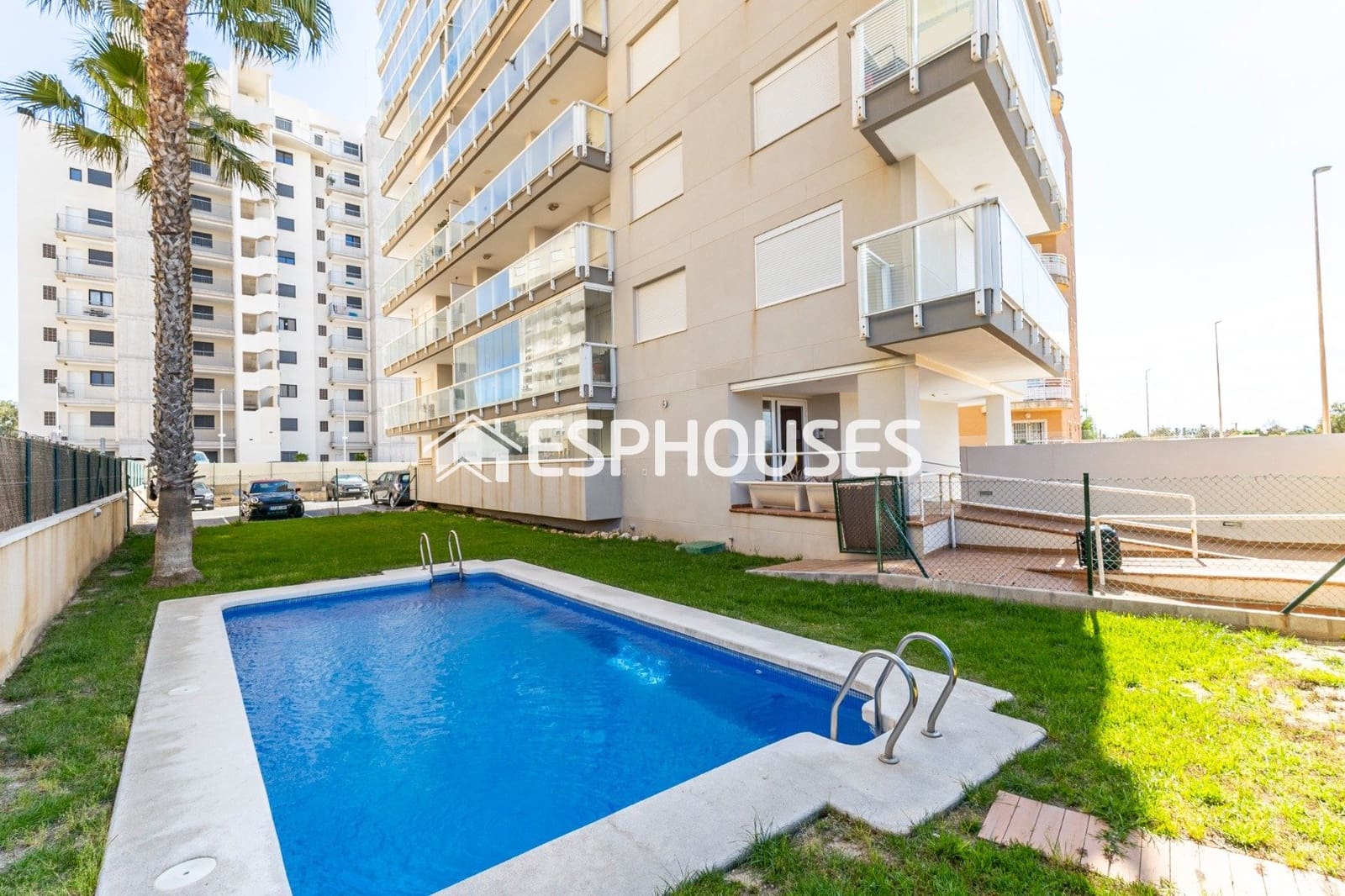 Apartment for sale in Puerto Deportivo, Guardamar del Segura, Alicante photo 2