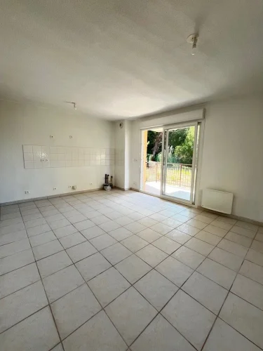 For Sale: 3-Room Apartment with Terrace and Private Parking