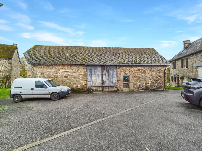 Correze. Pradines. Stone House of 4 Bedrooms with Separate Barn and a Garden of 107m² photo 4