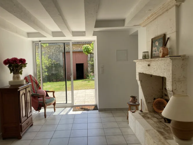 La Rochefoucauld Area Pretty Country House with 2 Barns and Garden photo 3