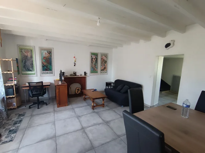 Renovated House with Attached Barn and Courtyard photo 2