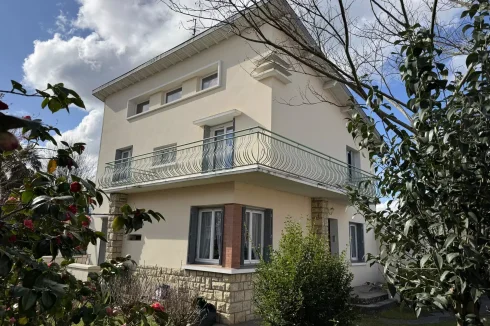 Townhouse Villa with Garden