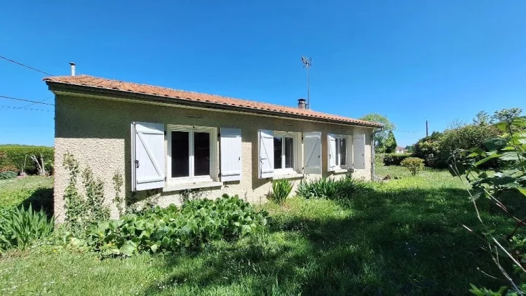 Charming 2-Bedroom Pavilion in Terres-De-Haute-Charente