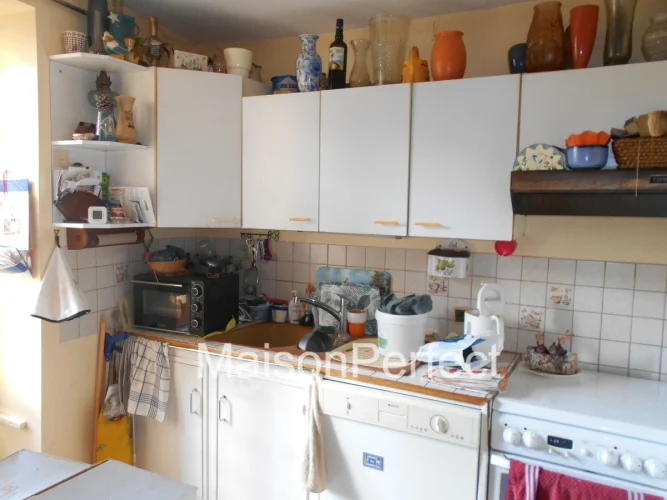 Ideal Lock up and Leave or Starter Home. Terrace House in the Centre of a Town with Shops, Bars and Restaurants, Servic… photo 4