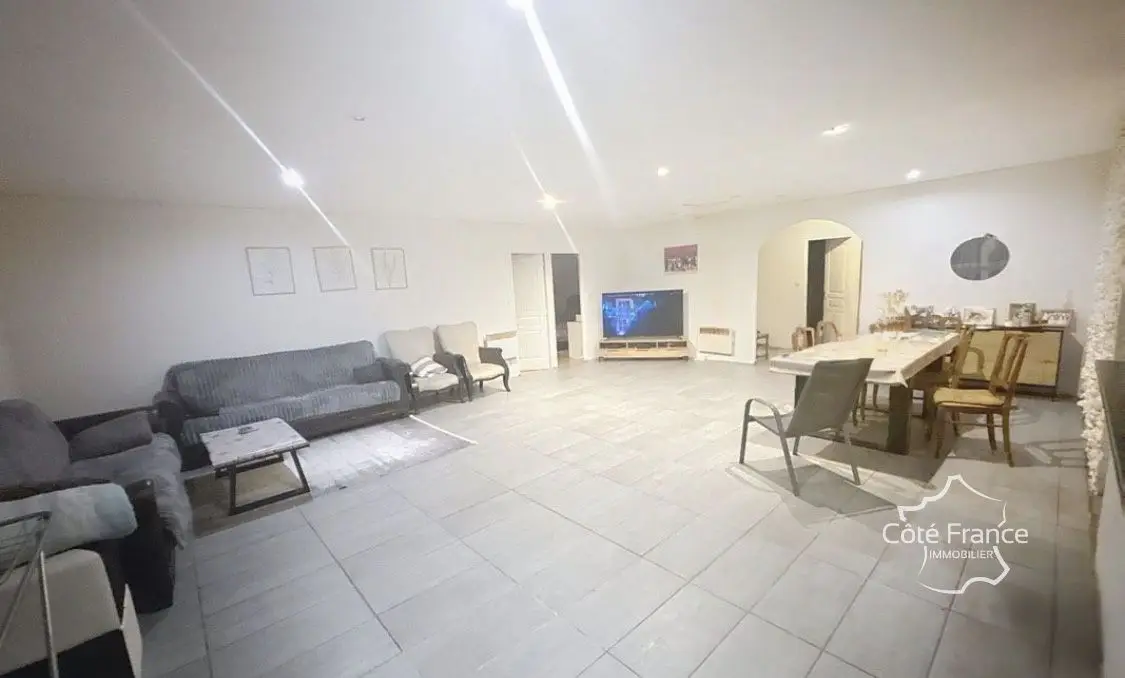 Apartment for sale in Saint-Michel — 3 bedrooms, 120 m² photo 3