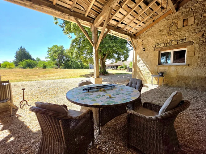 Characterful Renovated Stone House with Large Barn - Close to Lauzun photo 2