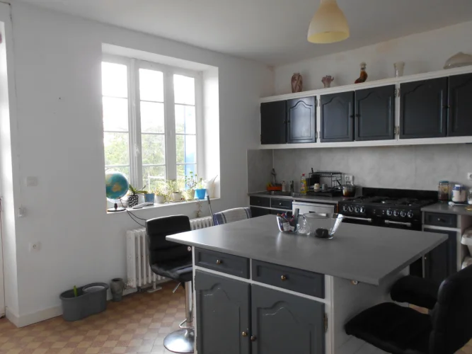 Exciting Opportunity, Ideal Home and Income or Dual Family Occupancy. 7 Bed Detached Very Light, Very Spacious House Wit… photo 3