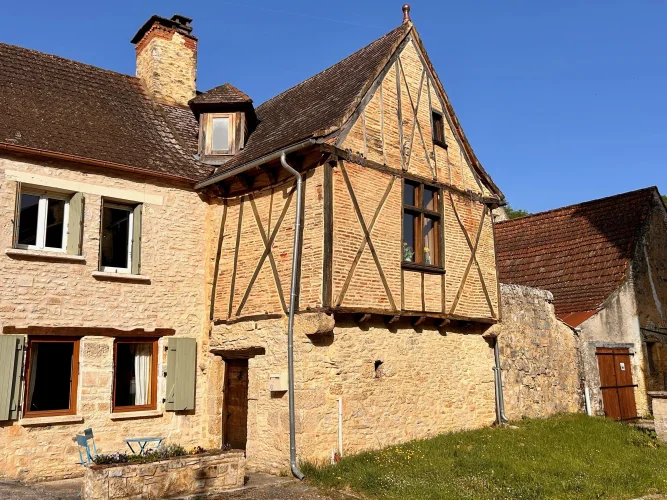 Beautifully Renovated Stone House with Terrace Near Gourdon.