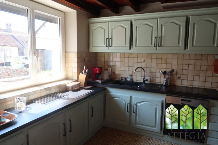 Beautiful House Readily Habitable in the 3 Lakes Area photo 4