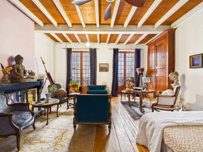 Character Property in the Heart of the Charming Village of Monflanquin photo 3