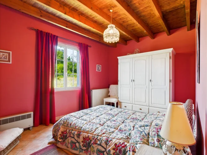 Charming Two-Bedroom House Located in a Hamlet photo 3