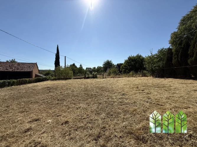 Ready to Move Cottage with Barn and Garden. New Septic Tank and Heat Pumps. photo 4