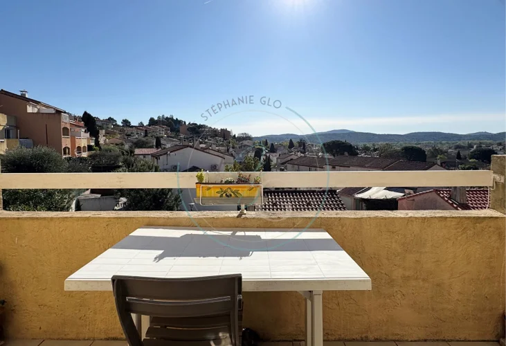 Cogolin - 3 Room Apartment with Parking and Terrace photo 2