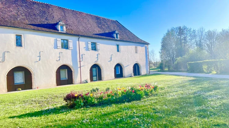 Chatillon Sur Seine: Modern 130m² Apartment Near the