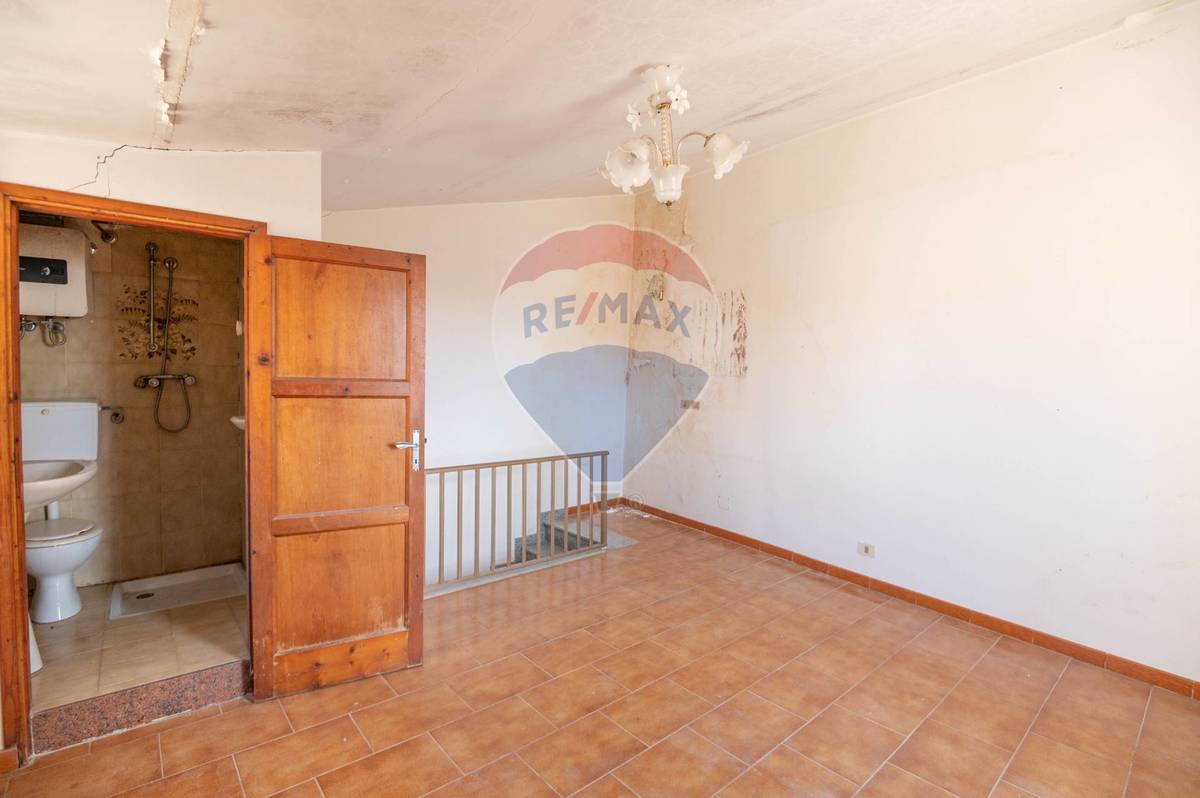 Property in Caltagirone photo 2