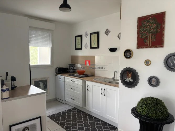 Apartment for Sale in Saint-André-De-Cubzac photo 5