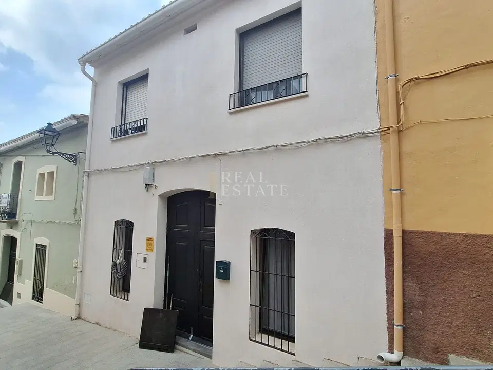 Town house in Tormos, Alicante province