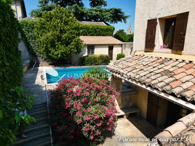 A Townhouse with a Pool photo 2