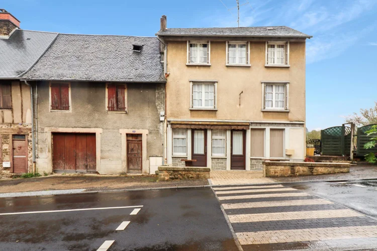 Correze. Uzerche. Stone House with 5 Bedrooms, a Second House for Renovation, Large Terrace, Wood-Land and Huge Parking …