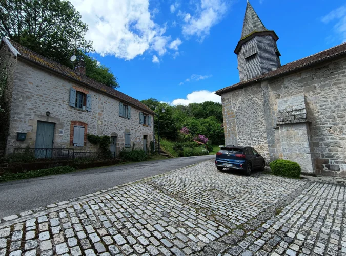 Haute-Vienne Unique Detached Two-Bedroom Country House with Stunning Countryside Views photo 2