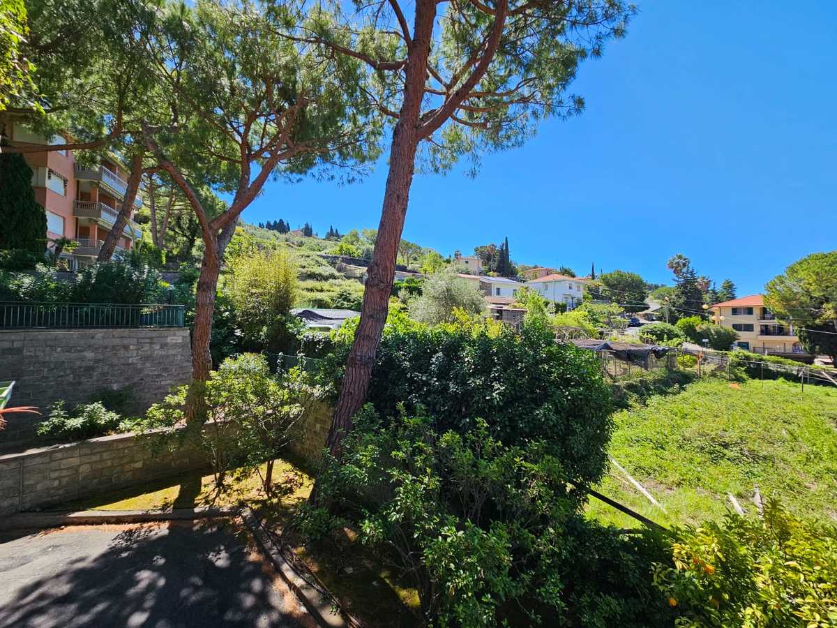 1 bedroom apartment, 40 m² Bordighera, Imperia (province) photo 2