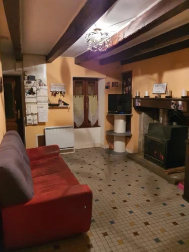 4-Bedroom House with Garage, no Garden photo 2
