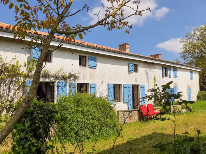 Charming Renovated Longère with Possibility of Gite, Outbuil photo 3