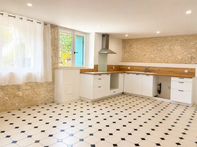 Charming, Fully Renovated House in the Heart of Fonroque – a Blend of Character and Modernity photo 2