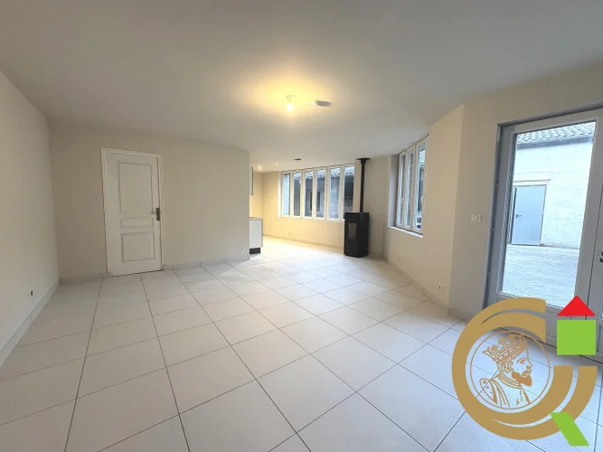 Duplex Close to Amenities