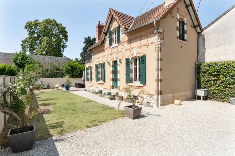 House in the Town Center