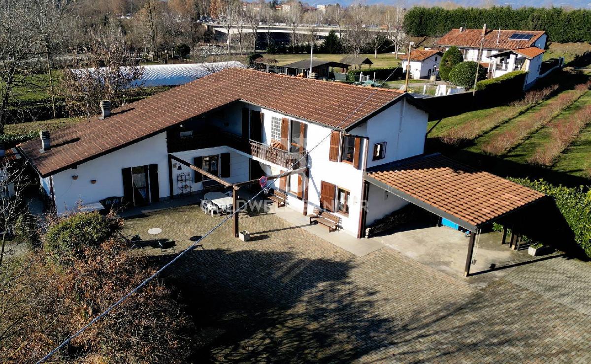 3 bedrooms detached house, 200 m² Rivarolo Canavese, Turin (province) Canavese