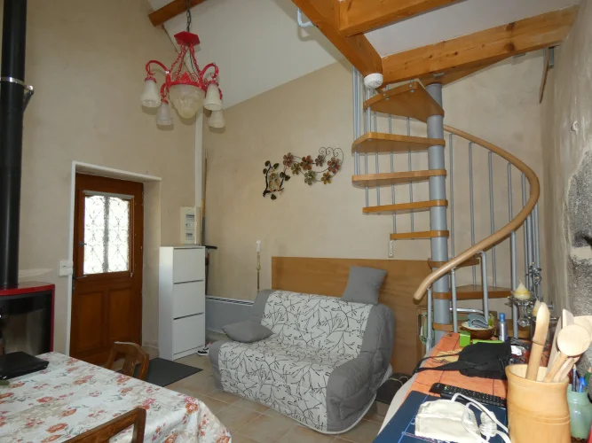 Fully Renovated Stone Cottage with Attached Garden and Detached Woodland. photo 4