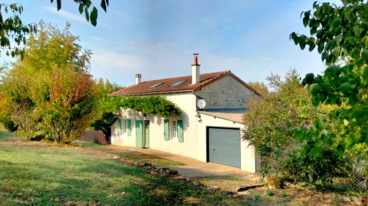 Charming Stone Village House with Scenic Views & Mature Gardens, Near Verteuil-Sur-Charente, 2 Bedrooms, 2 Bathrooms, Ga…