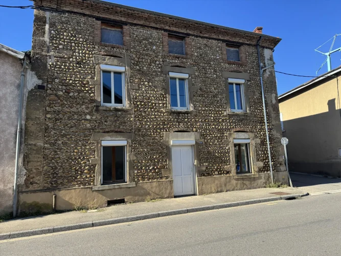 House T4 in the Village Center of Anneyron