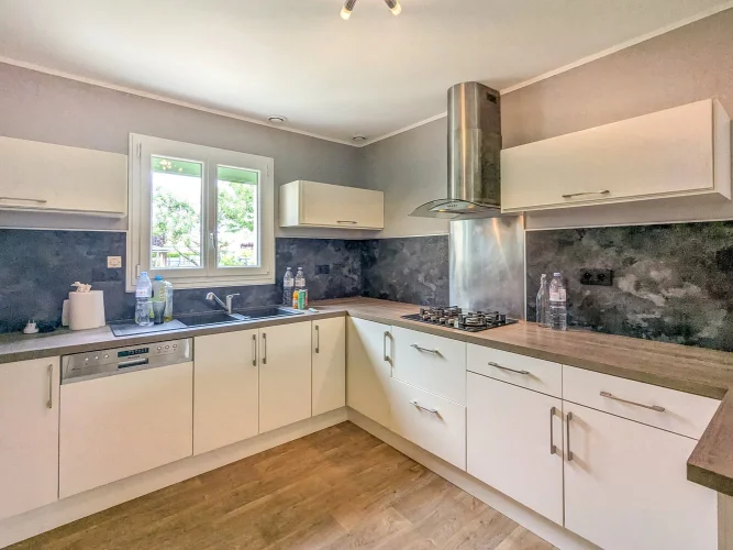 Single-Storey House with 3 Bedrooms, Garage and Garden photo 5