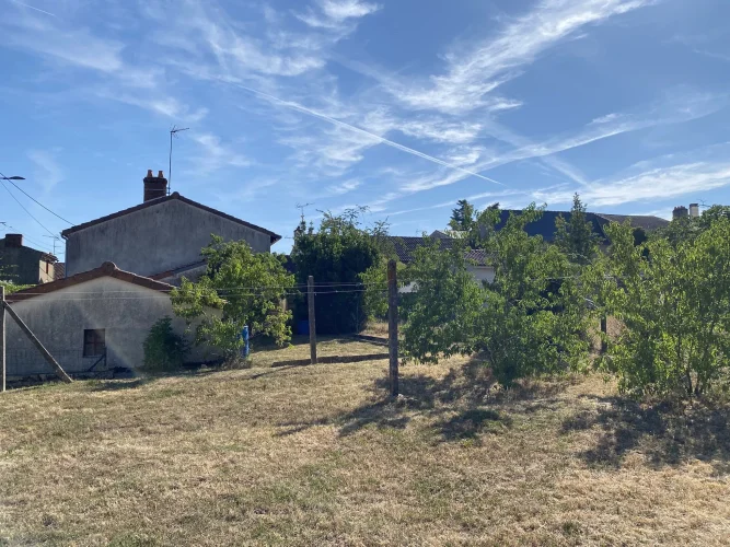 Pretty House in Le Dorat with Garages and a Garden photo 2