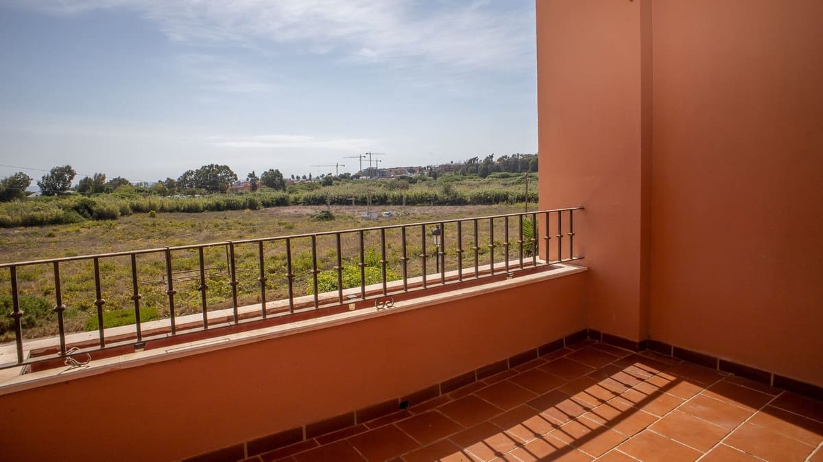 Apartment for sale in La Duquesa / Puerto de la Duquesa, Manilva, Málaga photo 5